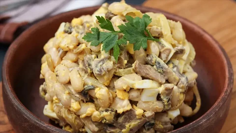 Jak zrobić sałatkę z pieczarek, która zachwyci Twoich gości Jak zrobić sałatkę z pieczarek, która zachwyci Twoich gości