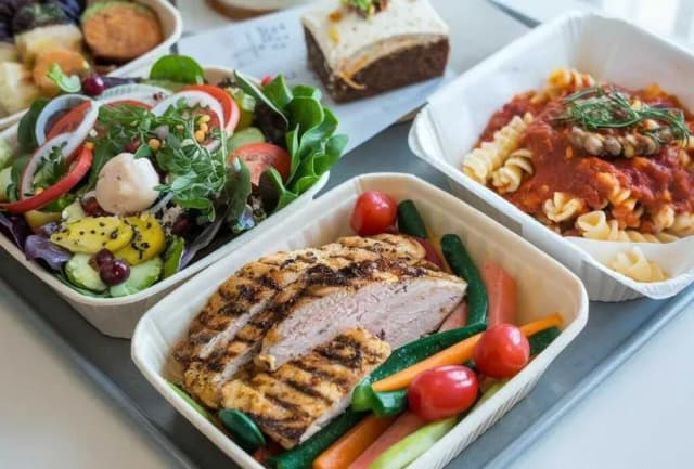 Czy catering dietetyczny można wrzucić w koszty? Oto prawda, której nie znasz Czy catering dietetyczny można wrzucić w koszty? Oto prawda, której nie znasz