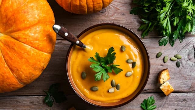Jak ugotować zupę z dyni, aby zachwycić smakiem i aromatem Jak ugotować zupę z dyni, aby zachwycić smakiem i aromatem