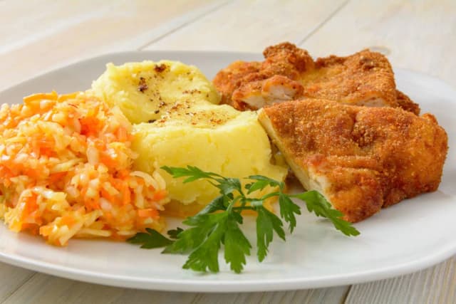 Jakie surówki do schabowego i frytek, aby nie były nudne? Jakie surówki do schabowego i frytek, aby nie były nudne?